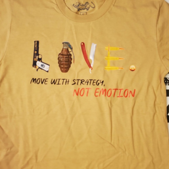 Love graphic tee Sz Various - Picture 2 of 2